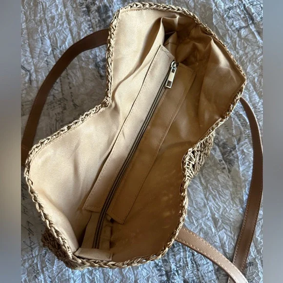 NWOT Tan Woven Tote Bag - Picture 2 of 5